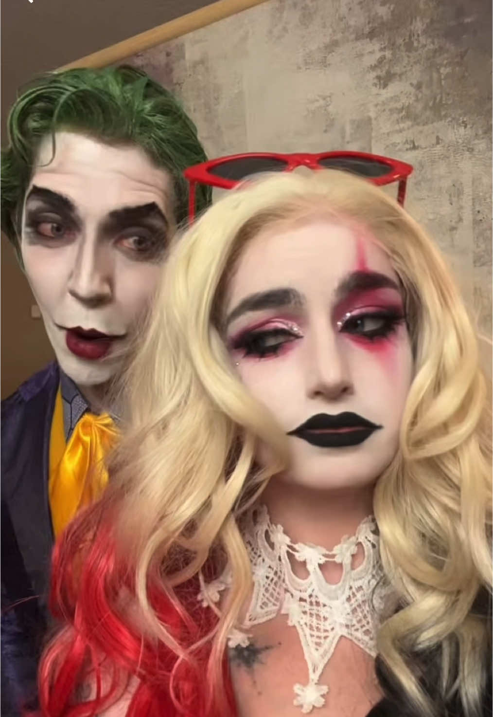 Btw that’s also the WiFi password 😒 🃏♦️ • Joker: @aaronkgaines on IG  • • #dccomics #harleyquinncosplay #harleyquinnshow #joker #jokercosplay 