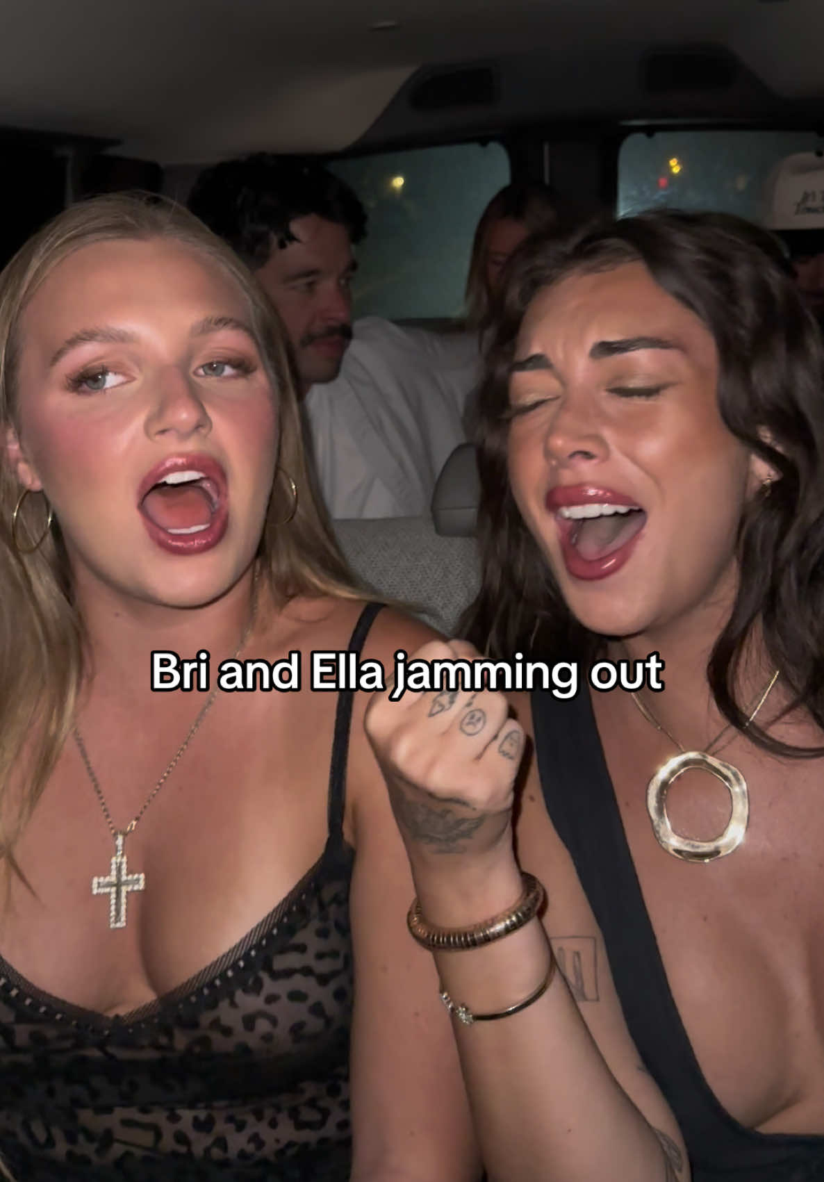 Replying to @Sydney Kong @Brianna LaPaglia and @ella grif singing in the car on the way to the bar 