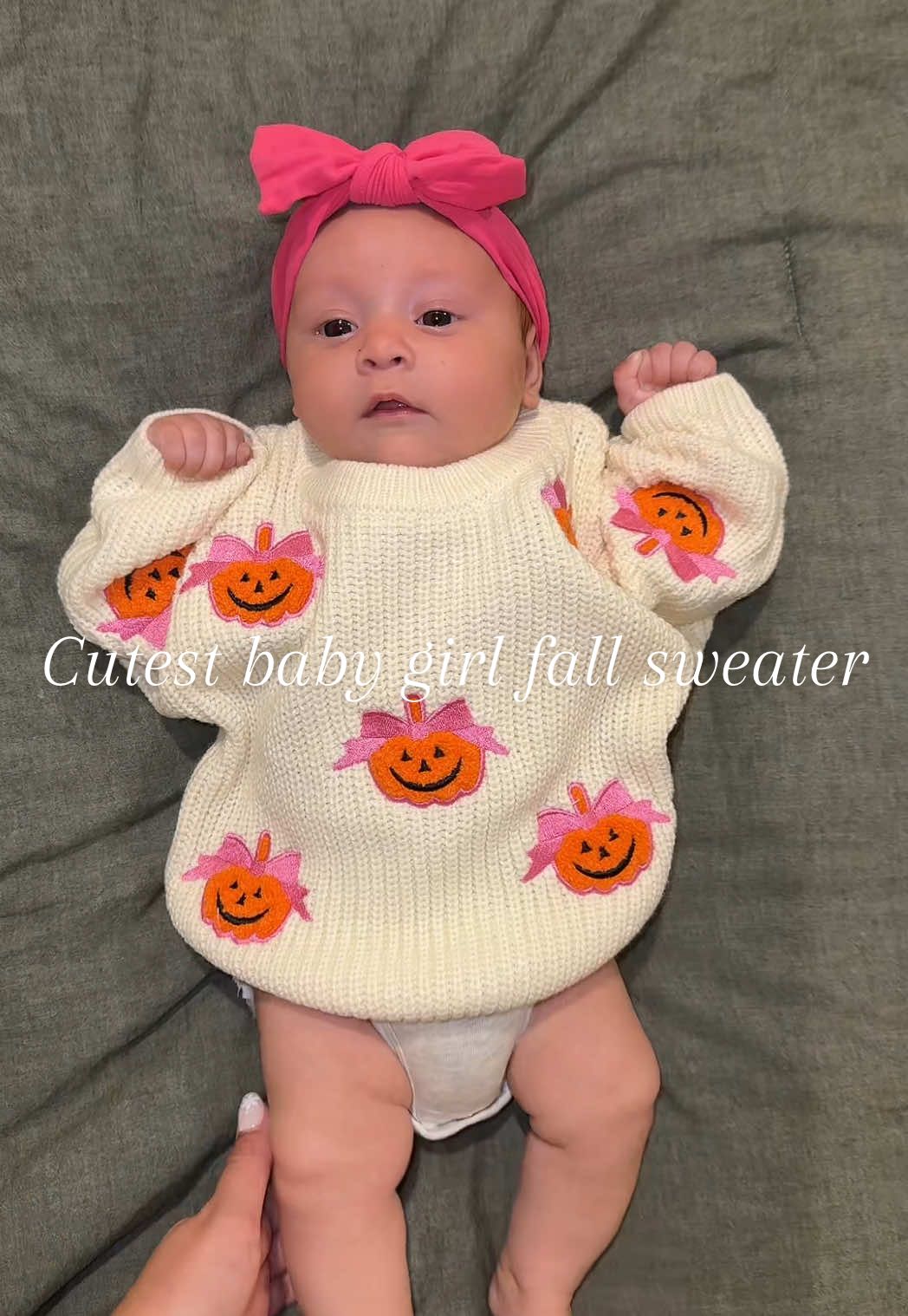 This baby girl fall sweater is the cutest thing ever! 😍 #fallsweater #babyootd #pumpkin #babyfashion #babyoutfit 