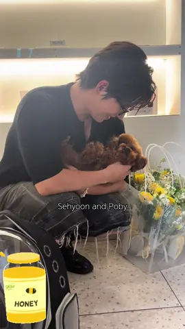 Two cuties 🥰@🐻WOW🍯 #MusicOnStage #sehyooniswow #sehyoon #에이스 #에이ᄉ posted the videos on my other acc but it doesn’t hurt to get some extra pts. )
