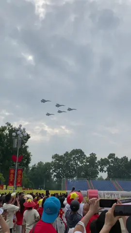 Tuyệt đỉnh 5 chiếc SU-30 bay trên bầu trời Hà Nội ♥️🇻🇳 Âm thanh của HOÀ BÌNH #su30 #a80 #80namquockhanh 