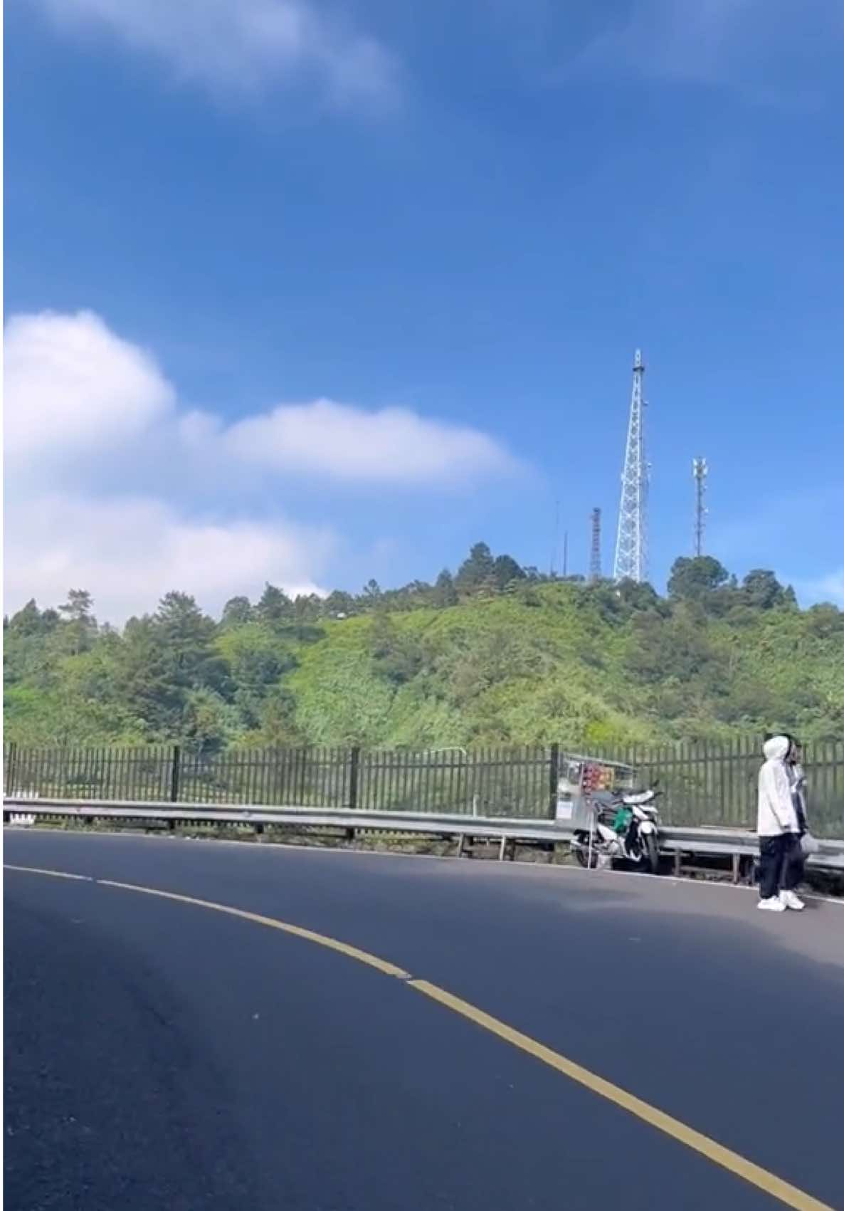 Nih buat story galau?.    @obi.            #fyp #berandatiktok #1080p60fps #creatorsearchinsights #4upage 