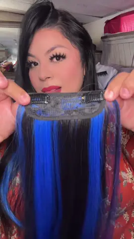 Clip in extensions from @vigorous.hair.official 💙 #vigorousbeauty #vigoroushairextension #clipinextensions #bluehair #hairextensions 