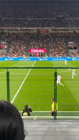 Kiper tim nasional Indonesia, Emil Audero, melakoni debutnya di Serie A bersama Cremonese dan memastikan kemenangan atas AC Milan di San Siro! Emil bermain penuh 90 menit dan melakukan beberapa penyelamatan gemilang untuk memastikan kemenangan Cremonese di laga perdana mereka di Serie A setelah promosi dari Serie B musim lalu. #emilaudero #cremonese #seriea #italy 