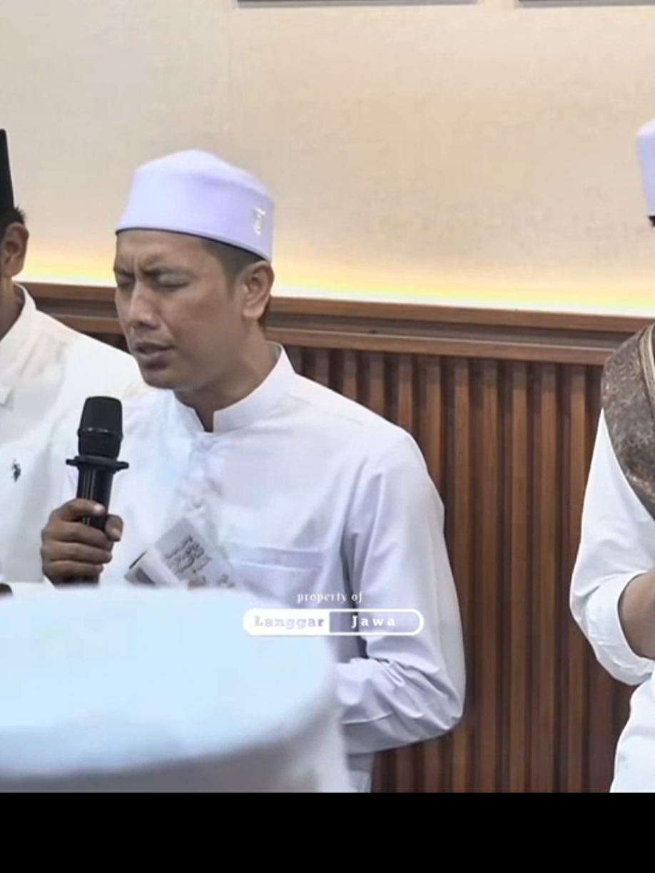 Mahalul Qiyam . . Cak Rozy . #mahalulqiyam #sholawat #majelissholawat #mojokerto  #VoiceEffects 
