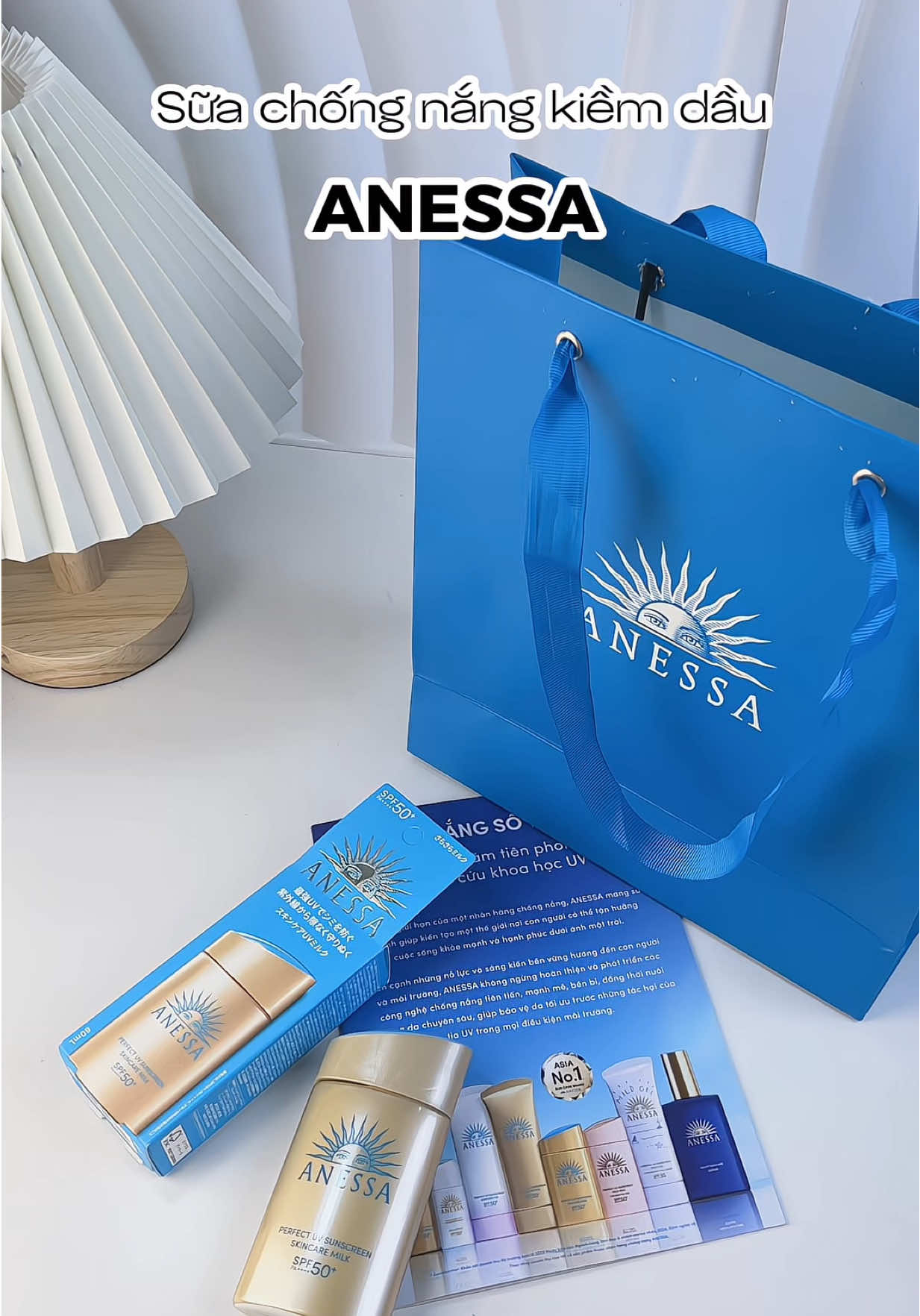 Sữa chống nắng dưỡ.ng da kiềm dầu Anessa 60ml .  Hỡ trợ chống nắng bụi mịn kiềm dầu ok lắm , thấm nhanh dễ bôi.  Có size nhỏ 20ml nữa .  #anessa #suachongnanganessa #kemchongnanganessa #anessavn 