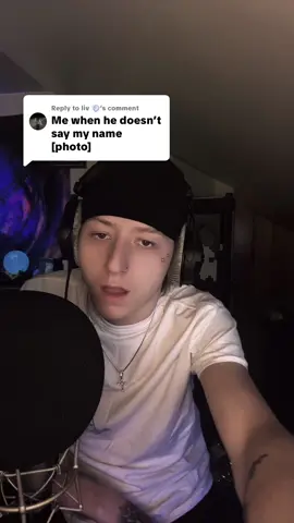 Replying to @liv 💨 everybody’s names and comments are going in my song on my live #live #freestyle #asmr .#joinmylive #icyhallow 
