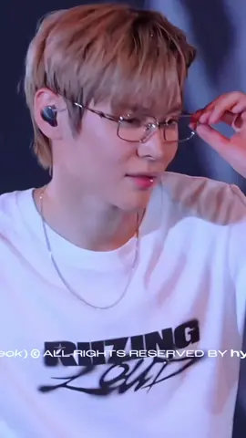 my precious eunseokie, let's be happy for a long time 🤍 #eunseok #riize 250823 #riizingloud in Fukuoka Day 1 | ctto 
