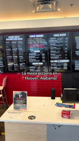 La mejor pizza de Hoover Alabama aquí en Uncle G Pizza, se los recomiendo por lo bueno y barato que está! También tienen buffet entre semana! #eyymiguelon205 #bestpizza #pizzajoint 