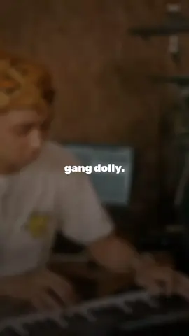 Kabeh pancen luputku ninggalake sliramu. ♪ GANG DOLLY @sam.pitak.sopir.seez @dji_santosoe #dcmusic #sampitak #djiamputh #gangdolly #musikgram__ 