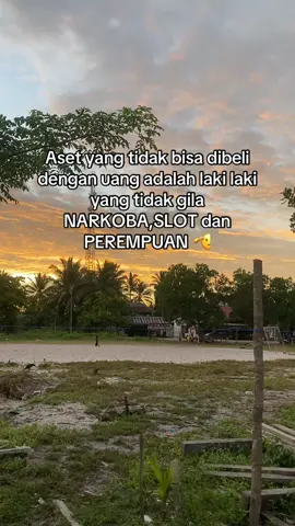 1dalam sejuk, langkah benar🫡🤪🤏🏻#masukberanda #masukberandafyp #trendingtiktok #tidaksemuabisadibelidenganuang #lakilakigilaslot #katakata #trending #foryoupage #fyp #foryoupage 