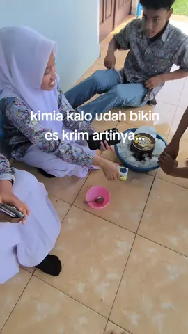 baru kemaren kan padahal🥹... #eskrim #kimia #anaksekolah 