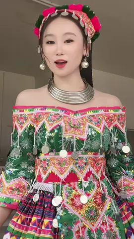 ชุดนี้ยังไม่มีเจ้าของนะคะสาวๆ📍💕#ชุดม้งแฟชั่นสวยๆ #ชุดม้งประยุกต์ #ม้งไทยแลนด์🇹🇭 #รับรีวิวชุดม้ง #เมคอัพเปลี่ยนลุค 