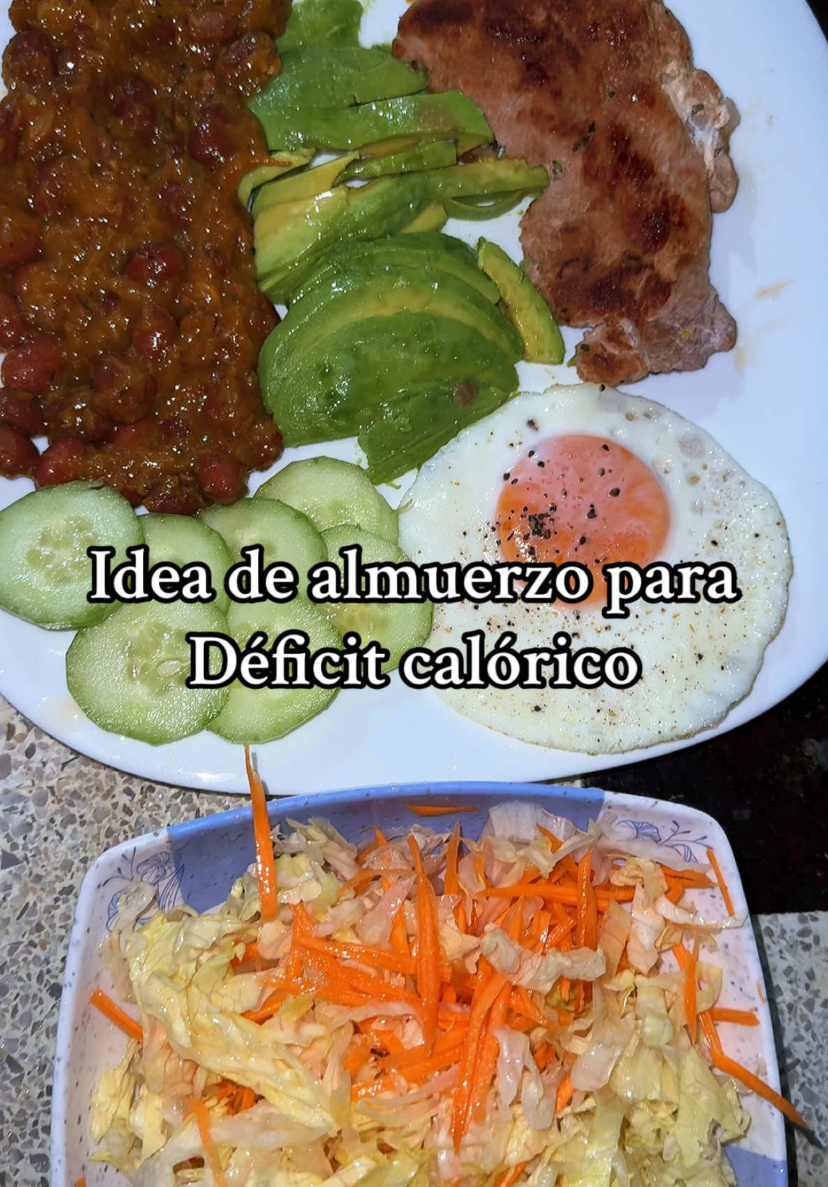 Idea de almuerzo para déficit calórico #déficitcalórico #perdidadepeso #almuerzosaludable #comobajardepeso #laurazapata 