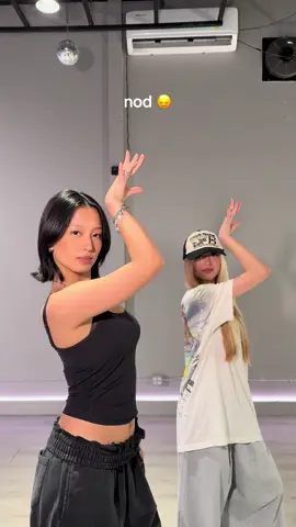Don't forget to flick the hip #DanceWithGIRLSET #GIRLSET #Commas 