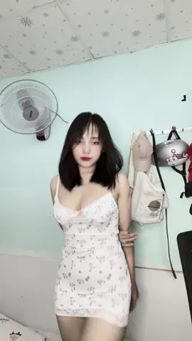 Ở ngoài kia toàn là mỹ nhân- bụng mỡ như em đc mấy người 😅 #xuhuong #viral #fyp 