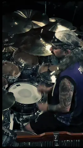 Drummer sementara A7X Mike Portnoy 🤘🏽🤘🏽 #drummer #avengedsevenfold #a7x #mikeportnoy 