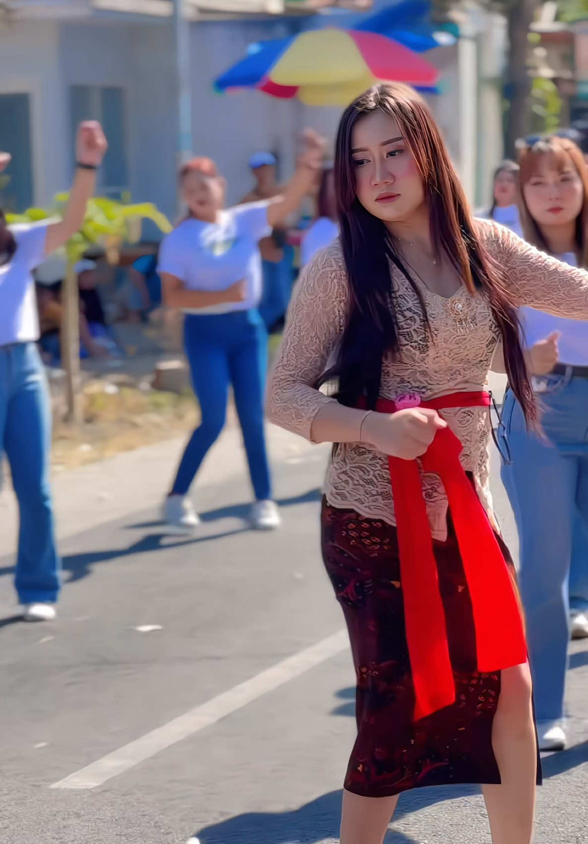 Gadis kebaya karnaval kedunggebang 2025 #dance #karnaval #karnavalsoundsystem #fyp 