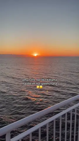 i wish my life was like a kdrama 😔💔 #kdrama #crashlandingonyou #fypp #relatablecontent 