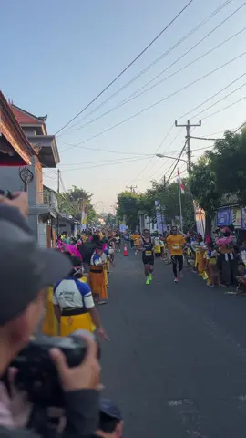 Cheering at Maybank Marathon 2025 #maybankmarathon #2025 #maybankmarathon2025 #run #marathon 