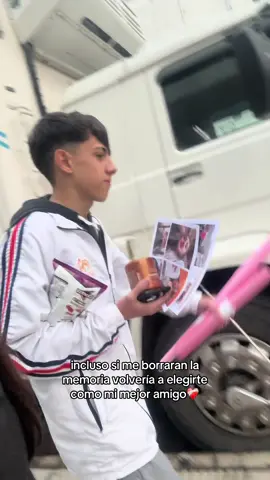 y después me preguntan por qué te elijo por sobre otras amistades, te elijo por cómo sos y porque fuiste el único que se quedó conmigo a pesar de mi locura y me aguanta hace casi cuatro años. te amo y te volveria a elegir para que te quedes conmigo en esta y en mil vidas, gracias por salvarme, cuidarme y ser como mi hermano mayor❤️‍🩹 @valentin📿✍️🏻 