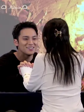 THAT SHOULD BE ME! dinyanyiin mingyu cuy? DINYANYIIN MINGYU😭 [cr:mingyuvillle] #mingyu #seventeen #fansign #fyp #foryoupage 