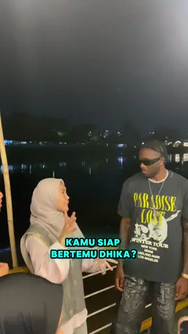 Bertemu Miley Mike, di Tepian Sungai Siak, sebelum Mike menuju Kuasing besok hari untuk berjumpa langsung dengan Dhika,  Anak Coki, si Togak Luan yang viral, membuat pacu jalur mendunia. Mike juga akan menyaksikan langsung final pacu jalur dan melakukan pertunjukan untuk menghibur seluruh hadirin yang datang.