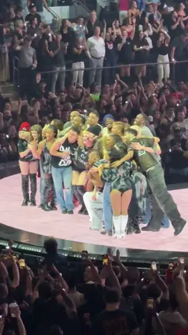 GOVERNMENT HOOKER IS THE SUPRISE SONG FOR NIGHT 2 IM NEW YORK!!! @ladygaga #mayhemball #newyork #ladygaga #bornthisway 