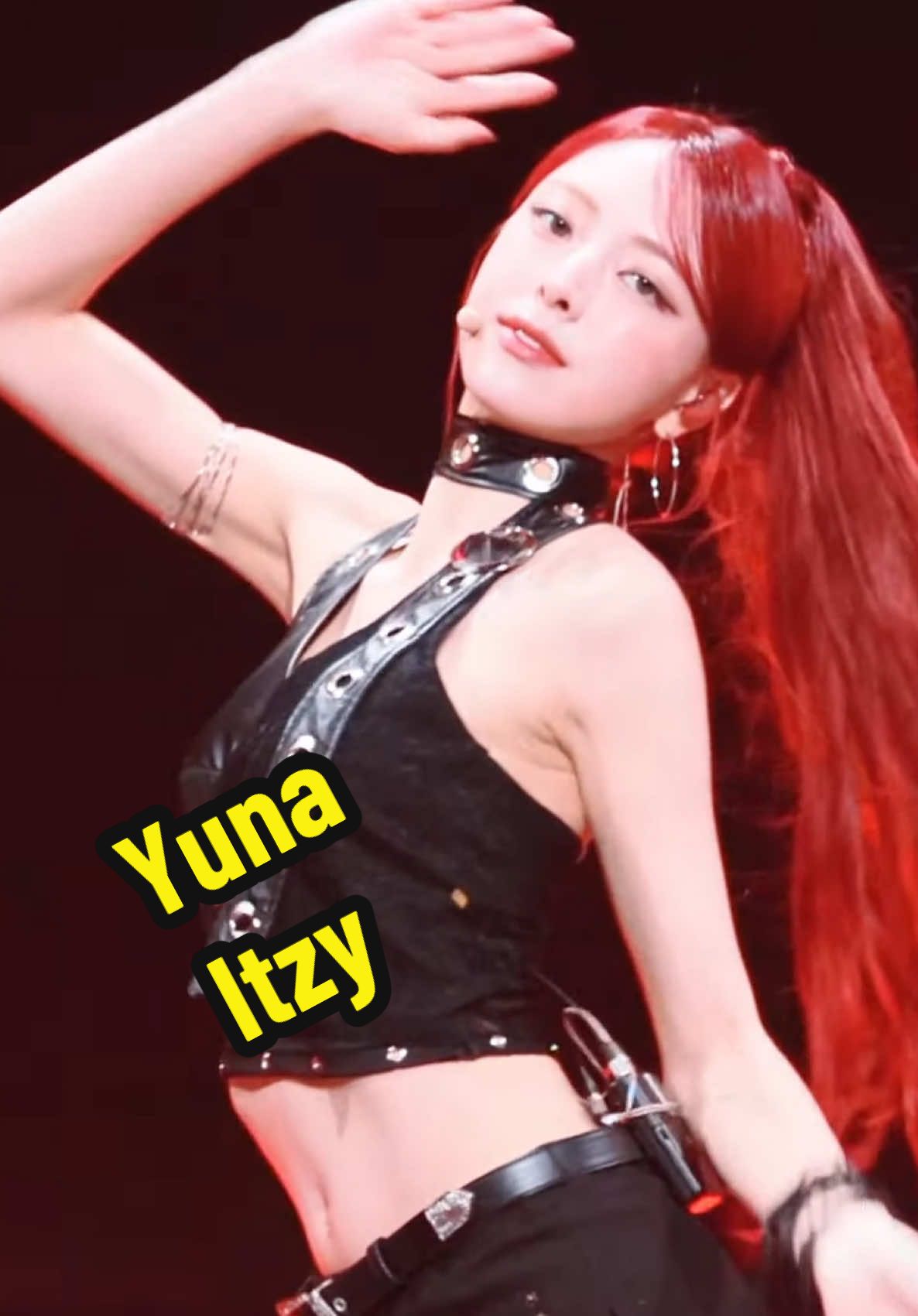 Red hair Yuna is a goddess 🔥 #yuna #itzy #yunaitzy #kpopfyp #fancamkpop 