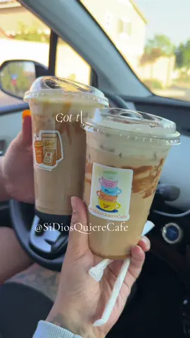 Check her out @sidiosquierecafe 🥰 #hopelashes #wendyortiz #coffeereview #localbusinesses #fallcoffee 