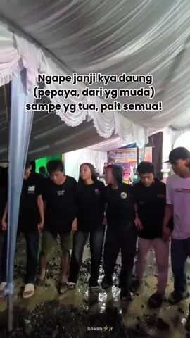Pait semua.  #deroviral #fypage 