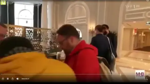 Targi dzieci 🫣 Polecam dokument. https://rumble.com/v1i6r2d-these-little-ones-ci-malutcy-lektor-pl-1080p.html?e9s=src_v1_cmd%2Csrc_v1_ucp_a