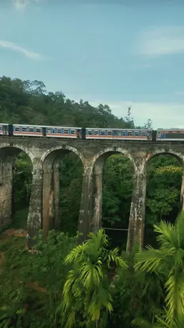 Hello from Sri Lanka’s iconic Nine Arch Bridge! 🌿#srilanka #ninearchbridge 
