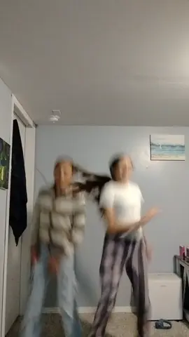me and twin linked up againnn!#dancechallenge #dance #dancing 