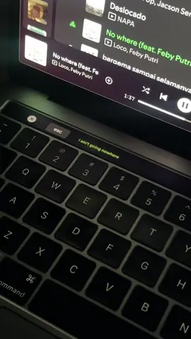 No where😍 Ada yang mau request lagu?