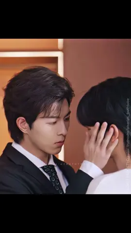 It took me half a day to decide how to edit it. I think I’ve somehow come to a solution ❤️‍🩹. It was hurtful to go through this with Hua Yong and Mr Sheng, but as a omegaverse reader I’m used to it. They’ll be happily ever after very soon ♥️ #DesireTheSeries #ABODesire #ABODesireEp9 #XingQiu #ABODesireChef @ABO_Desire @durian_culture_official 