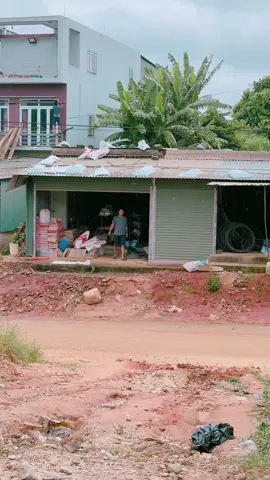 Khi nghe tin bão về hà tĩnh😅😅