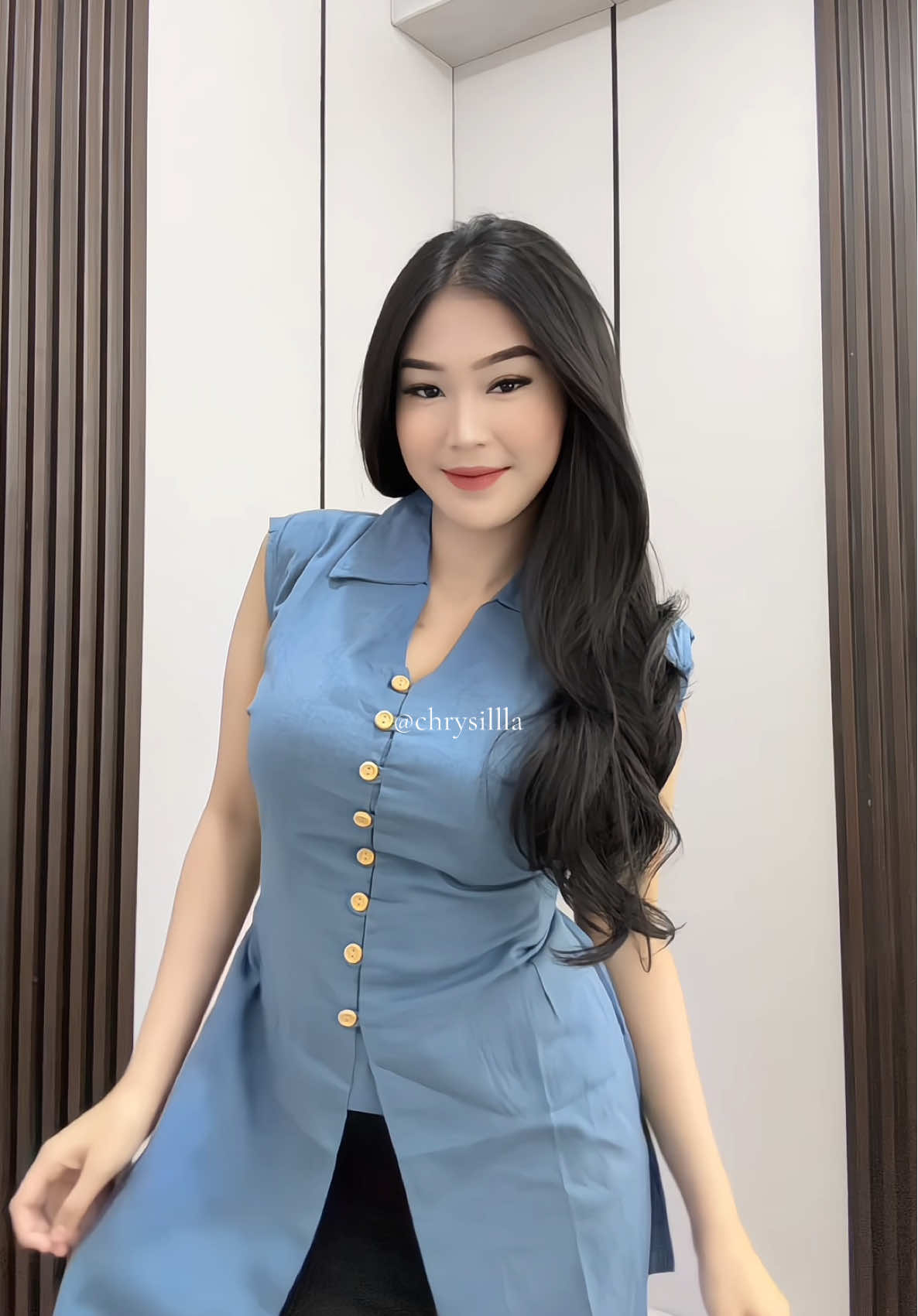 ciwi2 minimal harus punya 1 😍🫶🏻 ini atasan paling cantik yang aku punya ditahun ini😍 #atasanwanita #atasanviral #atasanwanitamurah #atasanwanitakekinian @Namarithelabel 🫶🏻🥰