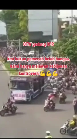 otw gedung dpr#25agustus#bubarkandpr #rakyatindonesia #foryoupage #fyp 