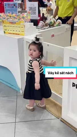 Tui nói thiệt là cái váy này nó đẹp nhức náckkk #mebimreview #mevabe #dambegai #thoitrangbegai #mebimsua  @Mẹ Bốii  @Mẹ Bốii  @Mẹ Bốii 
