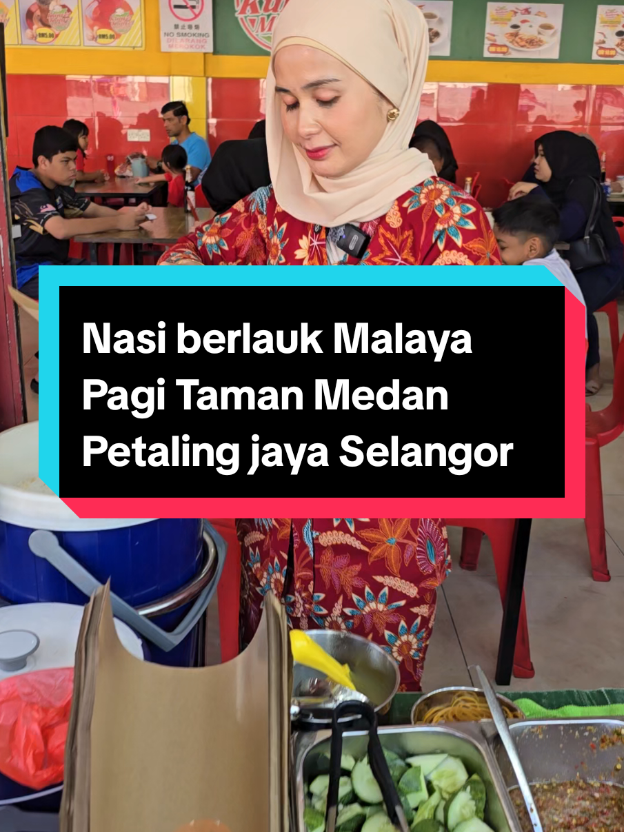 Berita gembira untuk semua peminat masakan Pantai Timur!  Nasi berlauk Malaya Malam kini dibuka seperti biasa bermula jam 6.00  petang hingga 3.00  pagi dan  menyediakan pelbagai hidangan menyelerakan seperti daging belengas,Ayam goreng berempah, daging black pepper, gulai ayamyang pekat rempahnya, ikan tenggiri pedas dan deretan pilihan ikan segar, serta sayur-sayuran kampung yang menyegarkan. Datanglah ke cawangan kami di Taman Medan Pertaling  Jaya dan Puchong  Permai untuk menikmati juadah yang pasti memuaskan selera anda. Bawa keluarga dan rakan-rakan, dan saksikan sendiri kehangatan suasana serta keenakan setiap suapan yang tak akan dilupakan. Datanglah segera sekarang! Jumpa anda di sana! #nasiberlaukmalaya #nasidagangmalaya #nasikerabumalaya #PetalingJaya #puchongpermai 