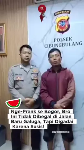 Kabar mengenai aksi begal yang disebut terjadi di Jalan Baru Galuga, Kabupaten Bogor, pada Sabtu (23/8/2025) malam sekitar pukul 20.41 WIB ternyata tidak benar. Sebelumnya, beredar informasi di kalangan warga yang menyebut seorang pria bernama Toni, warga Lewengkolot RT 02/05, menjadi korban begal hingga kehilangan sepeda motor Honda Beat Street dan dua unit telepon genggam. Ia juga dikabarkan mengalami luka memar di bagian kepala. Namun setelah dilakukan klarifikasi, ternyata informasi tersebut tidak sesuai fakta. Toni diketahui tidak menjadi korban begal, melainkan menggadaikan sepeda motornya. Dugaan sementara, Toni sengaja membuat kabar palsu karena takut dimarahi sang istri. Pemerintah Desa Lewengkolot bersama aparat setempat mengimbau warga agar lebih berhati-hati dalam menyebarkan informasi. Masyarakat diminta memastikan kebenaran suatu kabar sebelum membagikannya agar tidak menimbulkan keresahan.