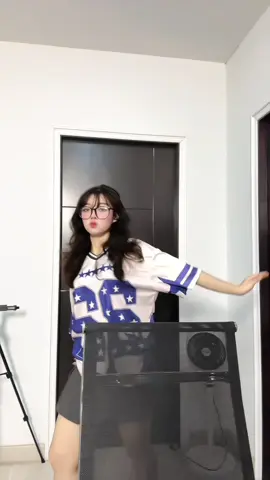 DC :me  #fypシ゚ #foryo #trending #tiktokdance #yquefue #ChaN 