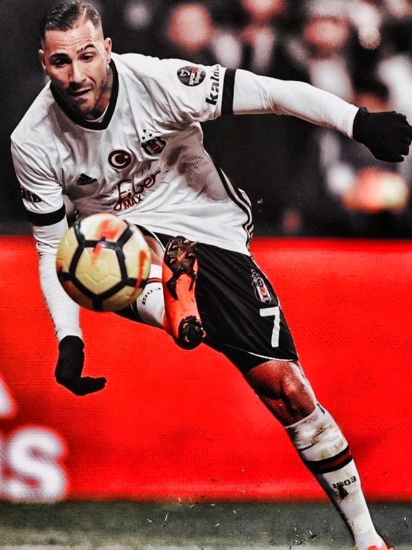 Rafaaaaaresmaaaa 🖤🤍 Günaydın Beşiktaş ailesi 🦅 #beşiktaş #besiktas #trivela #quaresma #rafasilva @ddeniixx⚽️ @TOYSI® @KAĞAN🦅 @Giasar93 @Beşiktaş.Haberleri @Beşiktaş JK @Beşiktaş amigosu 🦅🦅🦅🦅🦅 @BEŞİKTAŞLI PRENS @Doğanay Çavdar @🦅🦅BJK1903RESUL🦅🦅 @CuMHuR.1903 @1903 🇹🇷 BEŞİKTAŞ🇹🇷1903 @Sinan 03 Besiktas jk 1903 🤍🖤 @Yanlız🦅Kurt🦅1903 