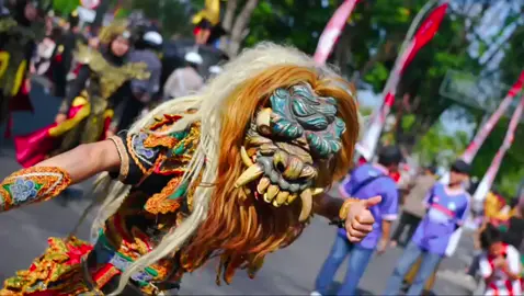 MegKarnaval Lamongan 2025 MTs. Unggulan Sabilillah Lamongan mempersembahkan🔥🔥 @Saleho Karya Budaya ID @ABAH LALA REAL  #lamongan #megkarnaval2025 #saleho #abahlala #karnaval 