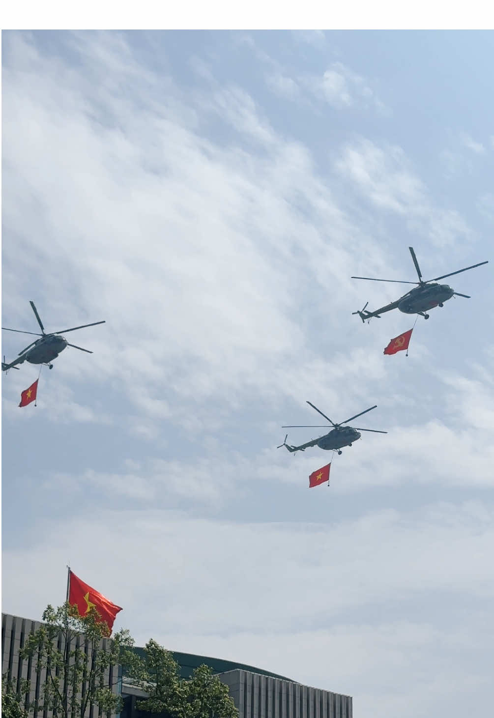 Đội hình 10 trực thăng kéo cờ bay trên Quảng trường Ba Đình sáng nay 🇻🇳🤩 #a80 #viral #tructhang #2thang9 #xuhuong 