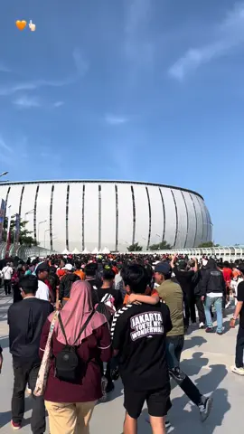 panasnya nampol 🧡👆🏻 #persijaday #jakmania 