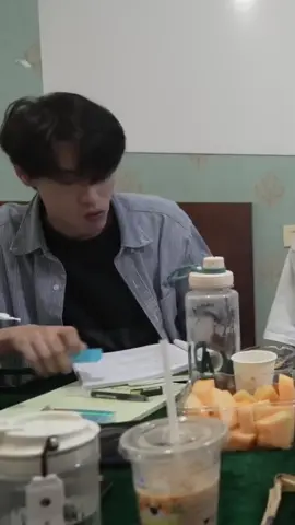 he casually smoking in the set and real life too??! chi's character is definitely only for him! #tianxuning #revengedlove #foryoupage 