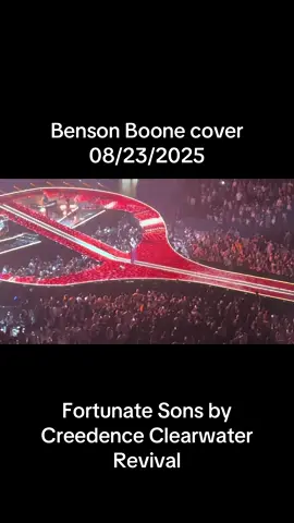 I’m sorry for the screaming in the background  @Benson@Creedence Clearwater Revival #bensonboone #concert #viral #chicago 