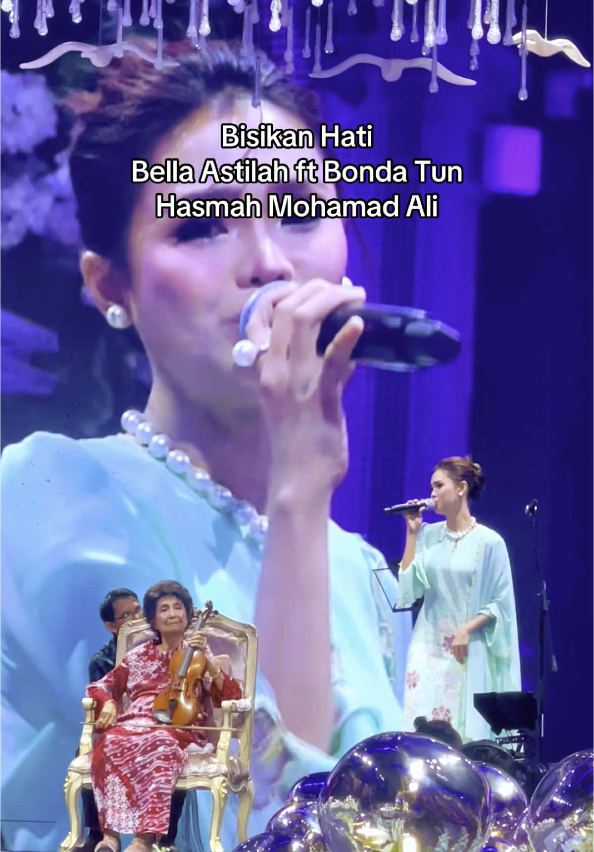 Penampilan khas Bonda Tun Hasmah Mohamad Ali bermain violin sewaktu Bella Astillah mendendangkan lagu Bisikan Hati. #NotaPercaya #BisikanHati #TunHasmah #BellaAstillah #BASS #Fyp 